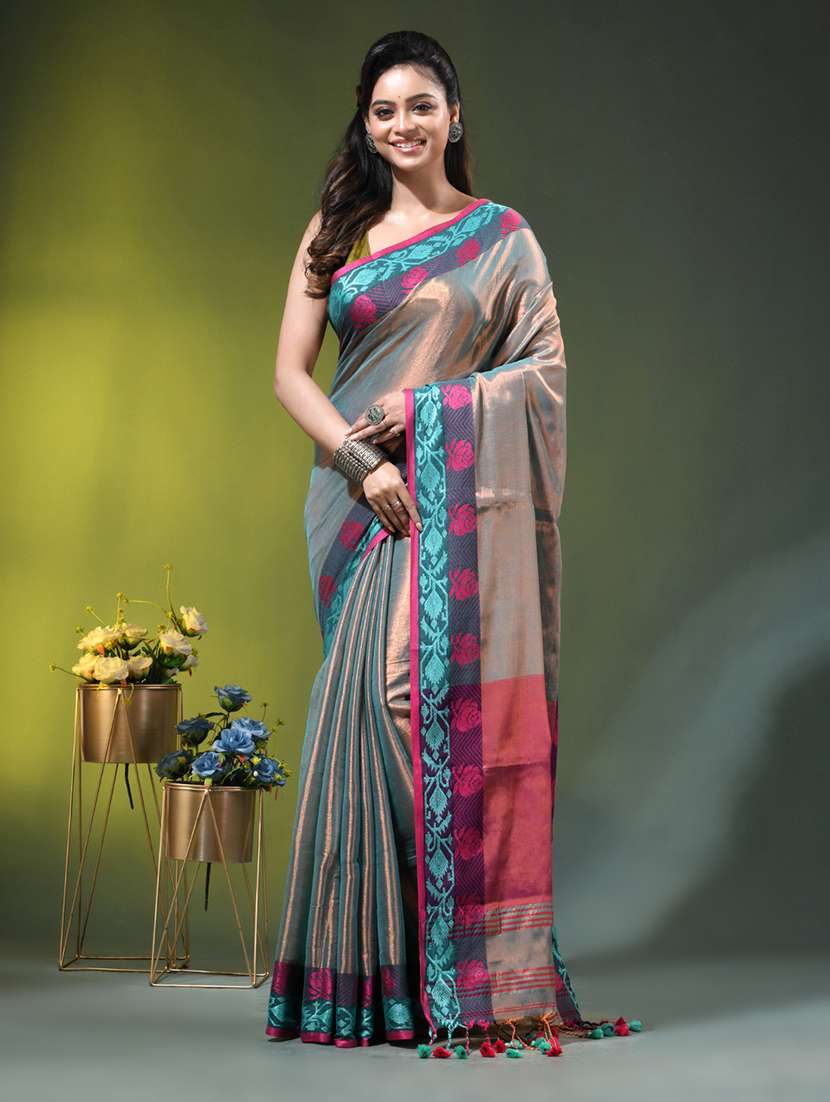 women solid with bordered handloom saree with blouse