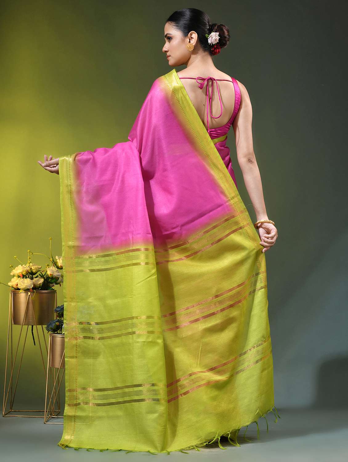 women solid with bordered saree with blouse - 22686248 -  Standard Image - 3