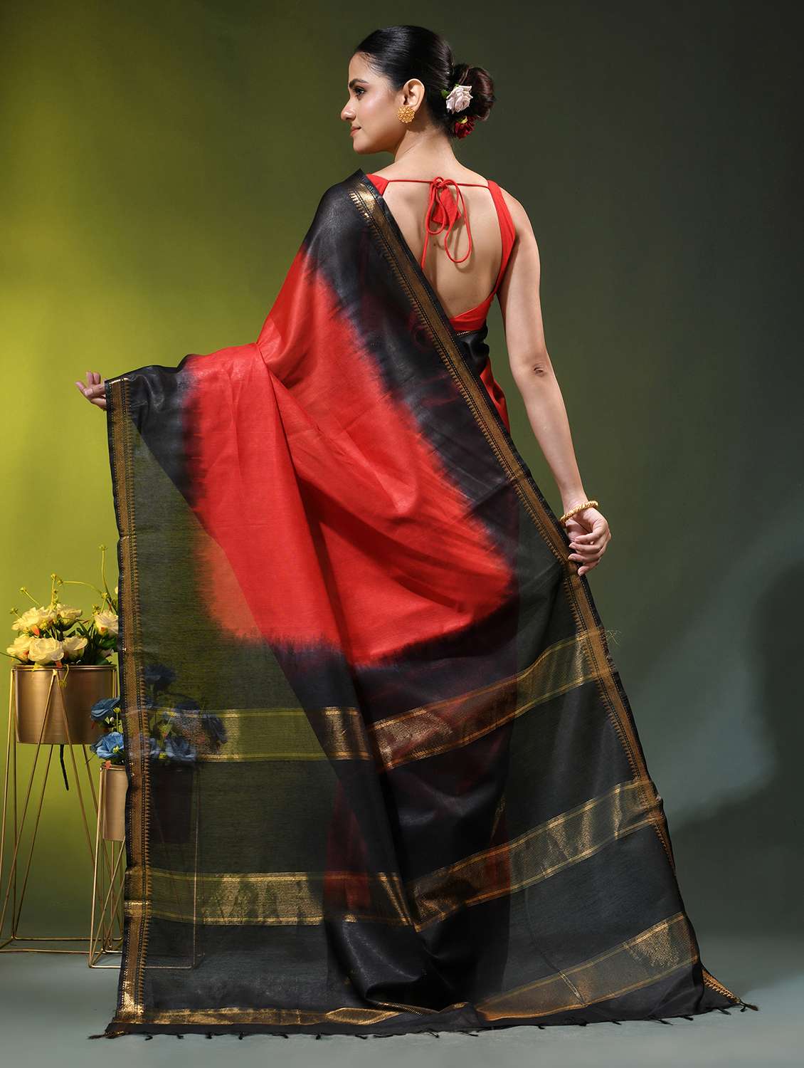 women solid with bordered saree with blouse - 22686249 -  Standard Image - 3