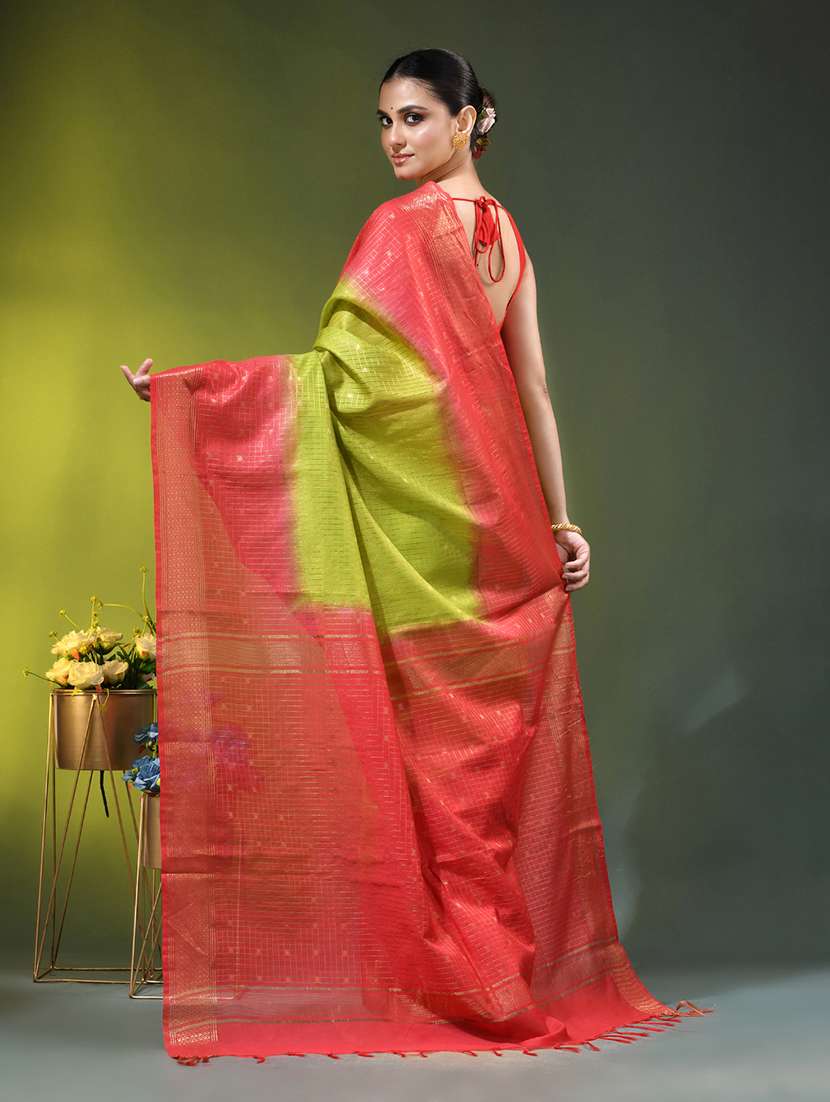 Women Self Design Handloom Saree With Blouse - 22686260 -  Standard Image - 3
