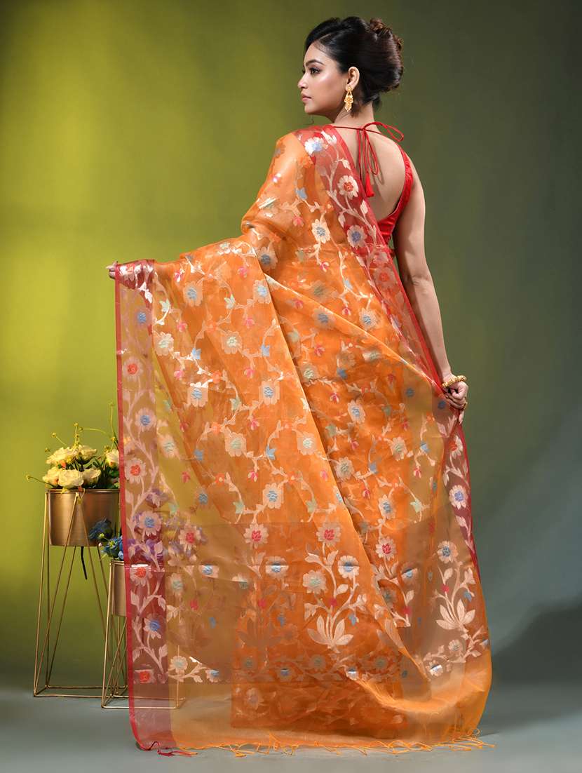 women self design handloom saree with blouse - 22686302 -  Standard Image - 3