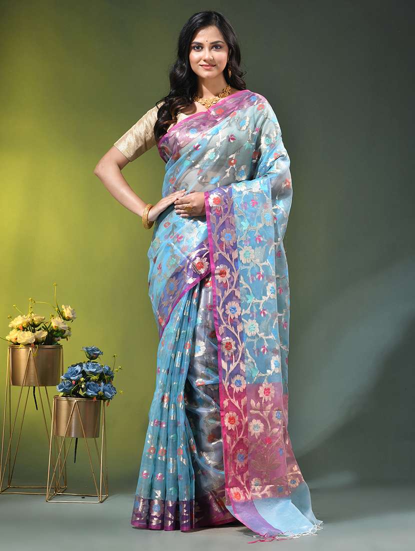 women self design handloom saree with blouse