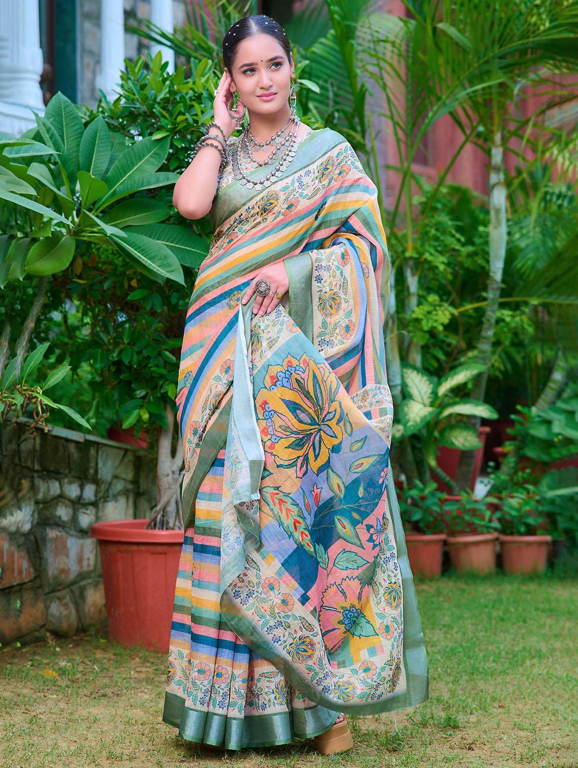 women printed casual wear saree with blouse