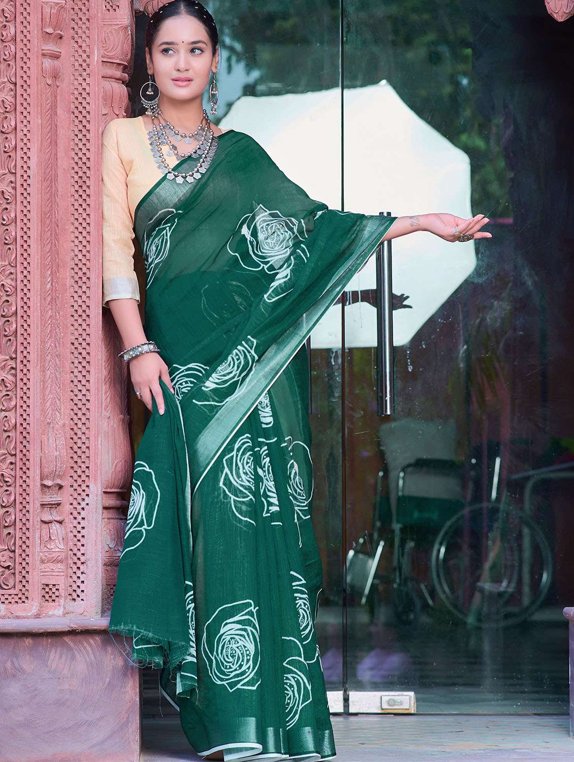 women printed casual wear saree with blouse