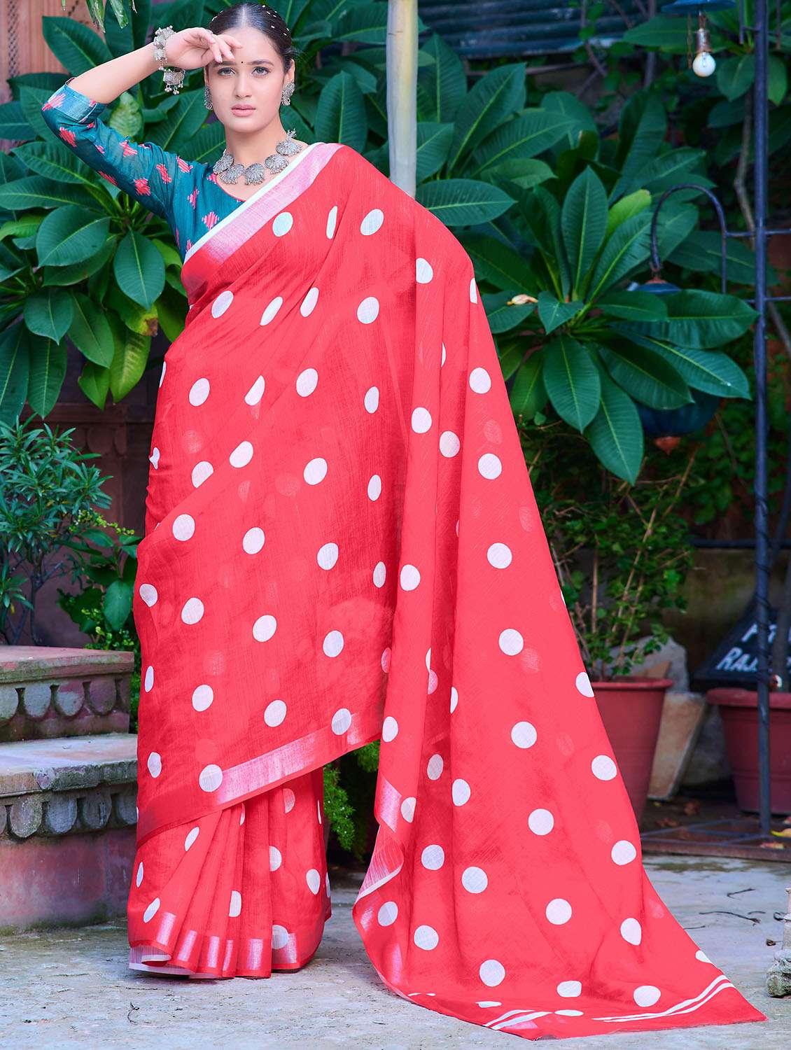 women printed casual wear saree with blouse