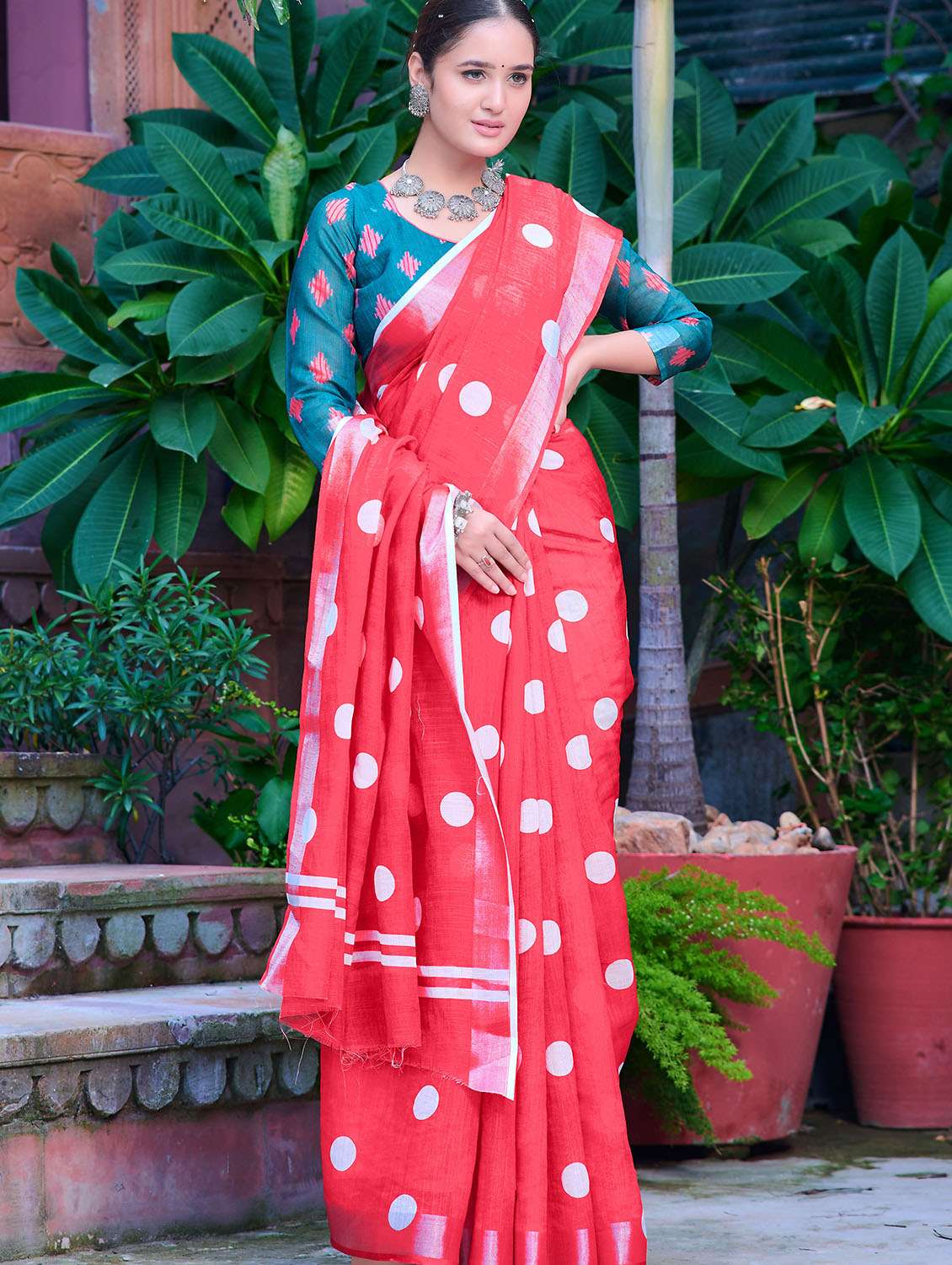 women printed casual wear saree with blouse - 22686794 -  Standard Image - 5