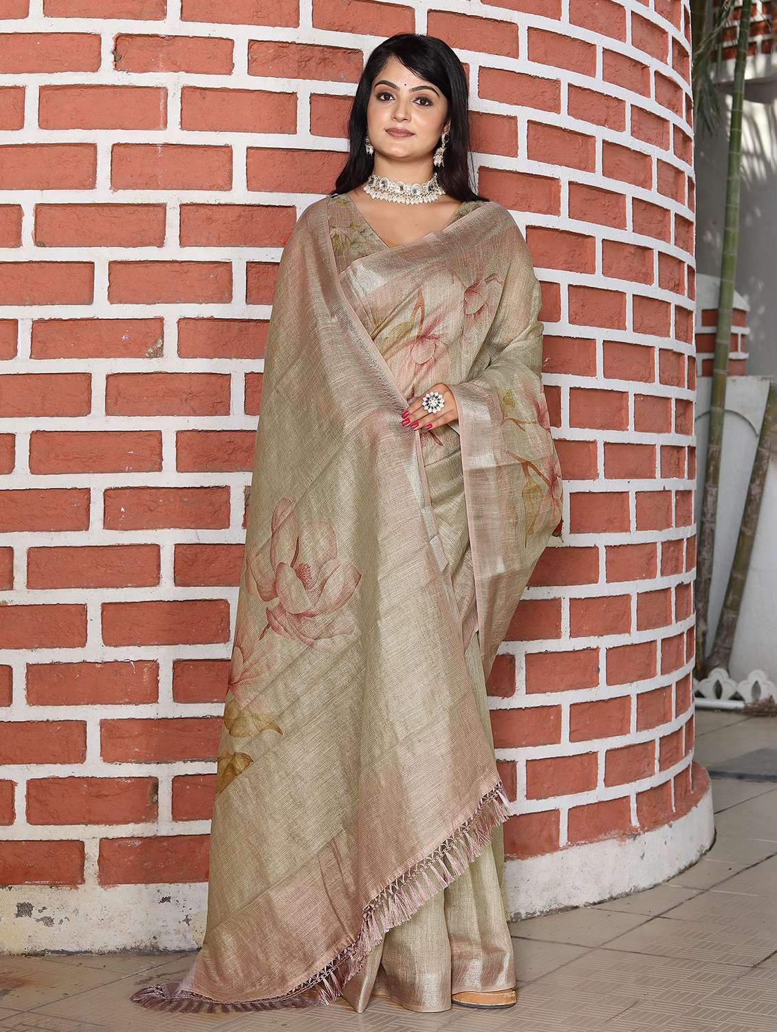 women printed casual wear saree with blouse