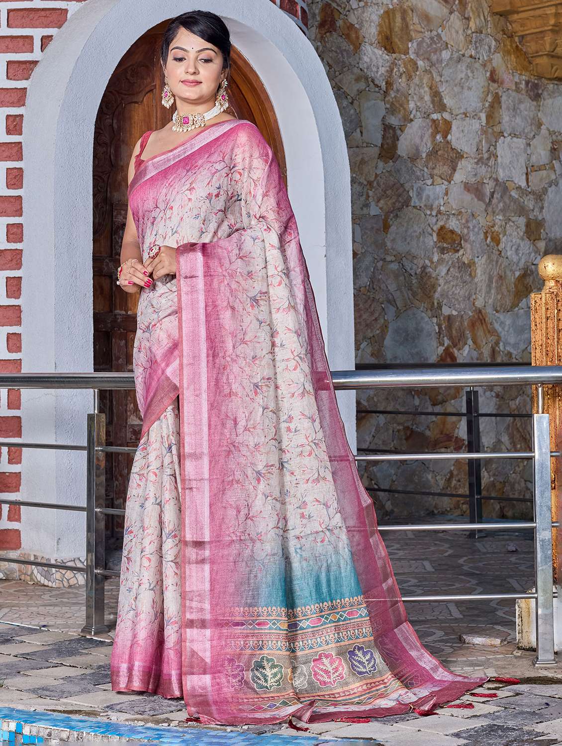 women printed casual wear saree with blouse