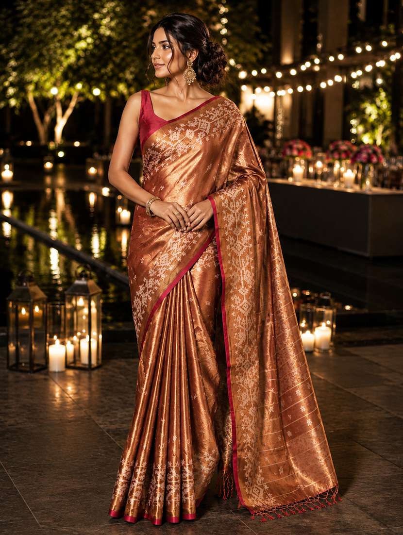 women self design handloom saree with blouse