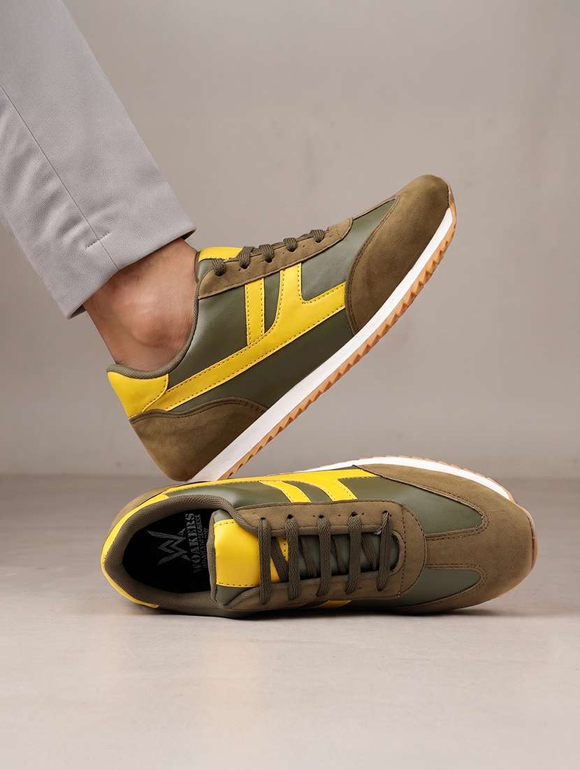 men green lace up sneaker