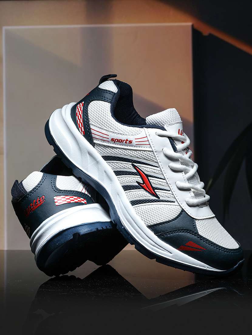 men textured lace up sports shoes