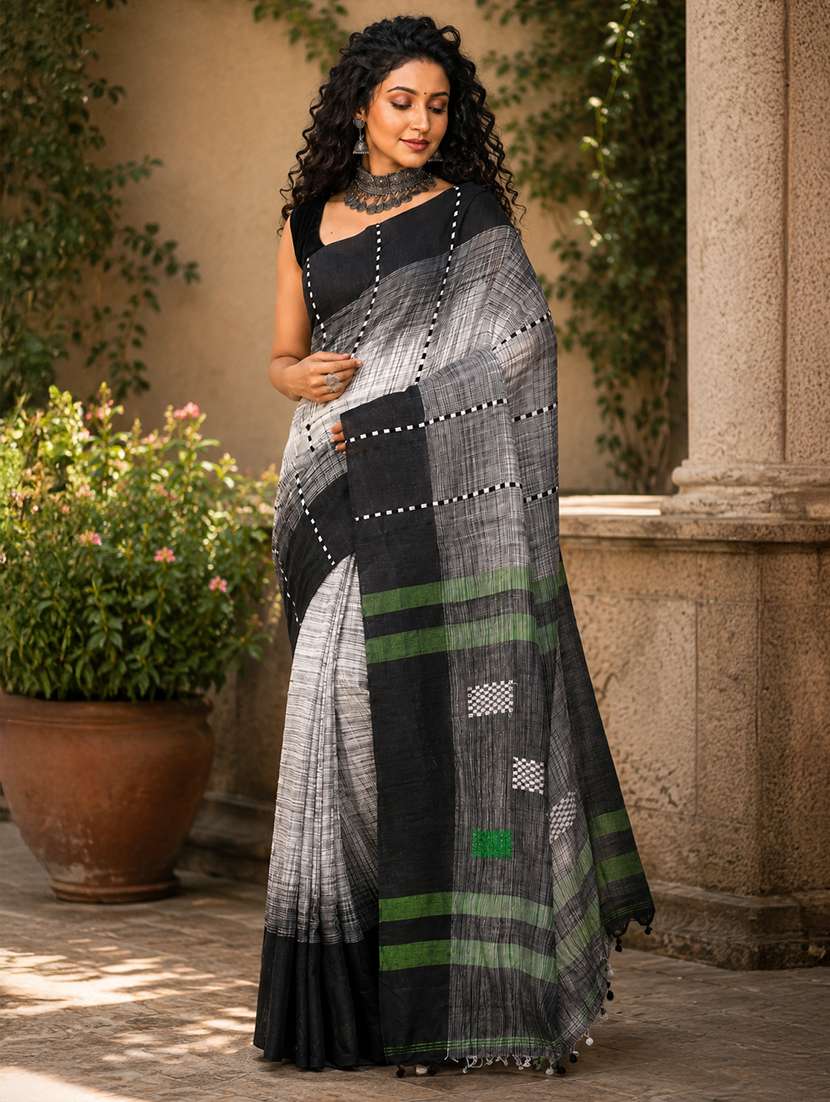 women self design handloom saree with blouse