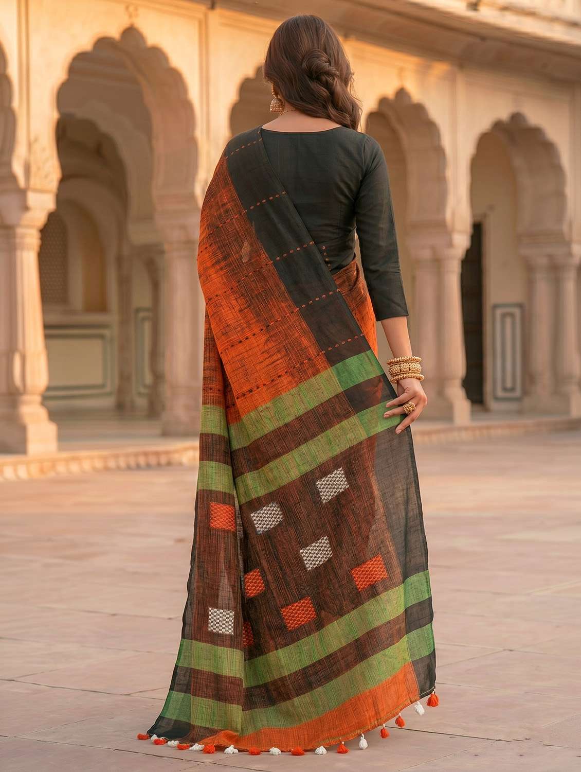 Women Printed Handloom Saree With Blouse - 22688039 -  Standard Image - 3