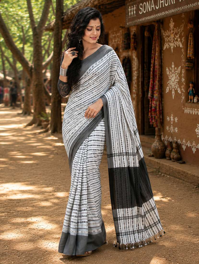 women self design handloom saree with blouse