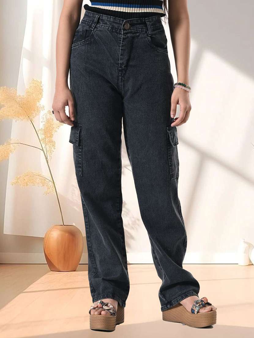 women solid mid rise regular fit cargo