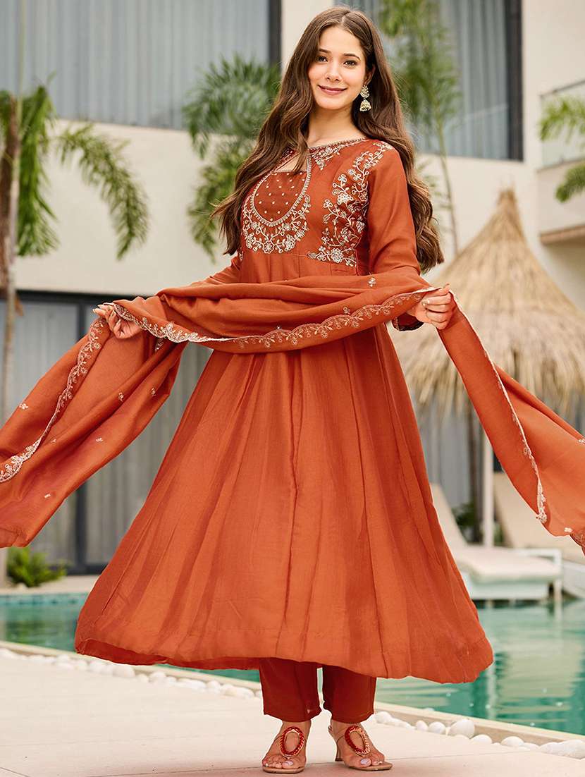 Women Embroidered Long Sleeves Kurta Pant Set With Dupatta - 22692381 -  Standard Image - 5