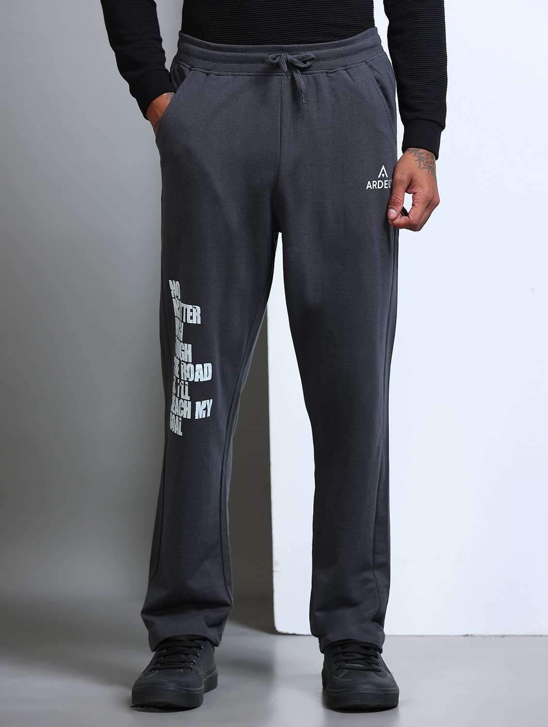 men placement print mid rise full length track pant
