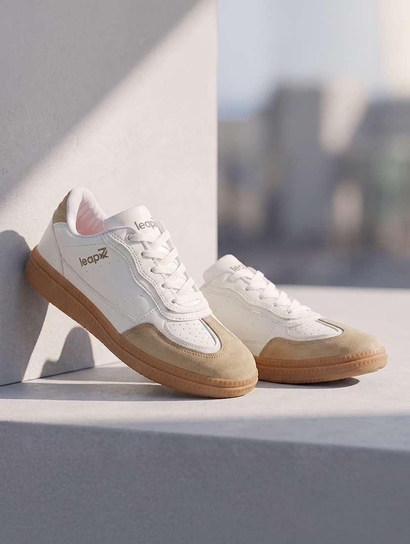 women colourblocked lace up sneaker
