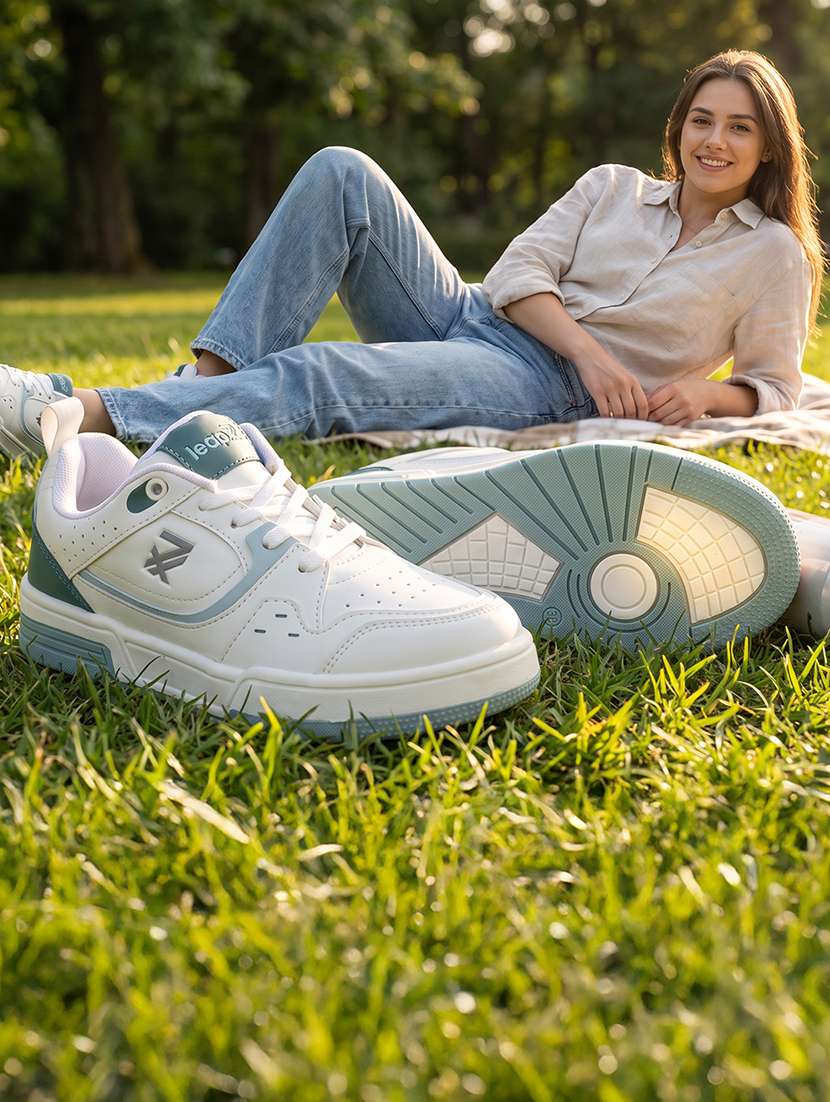 women solid lace up sneaker