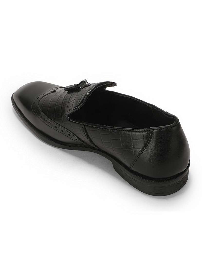 Men Black Slip On Moccasin - 22694825 -  Standard Image - 3