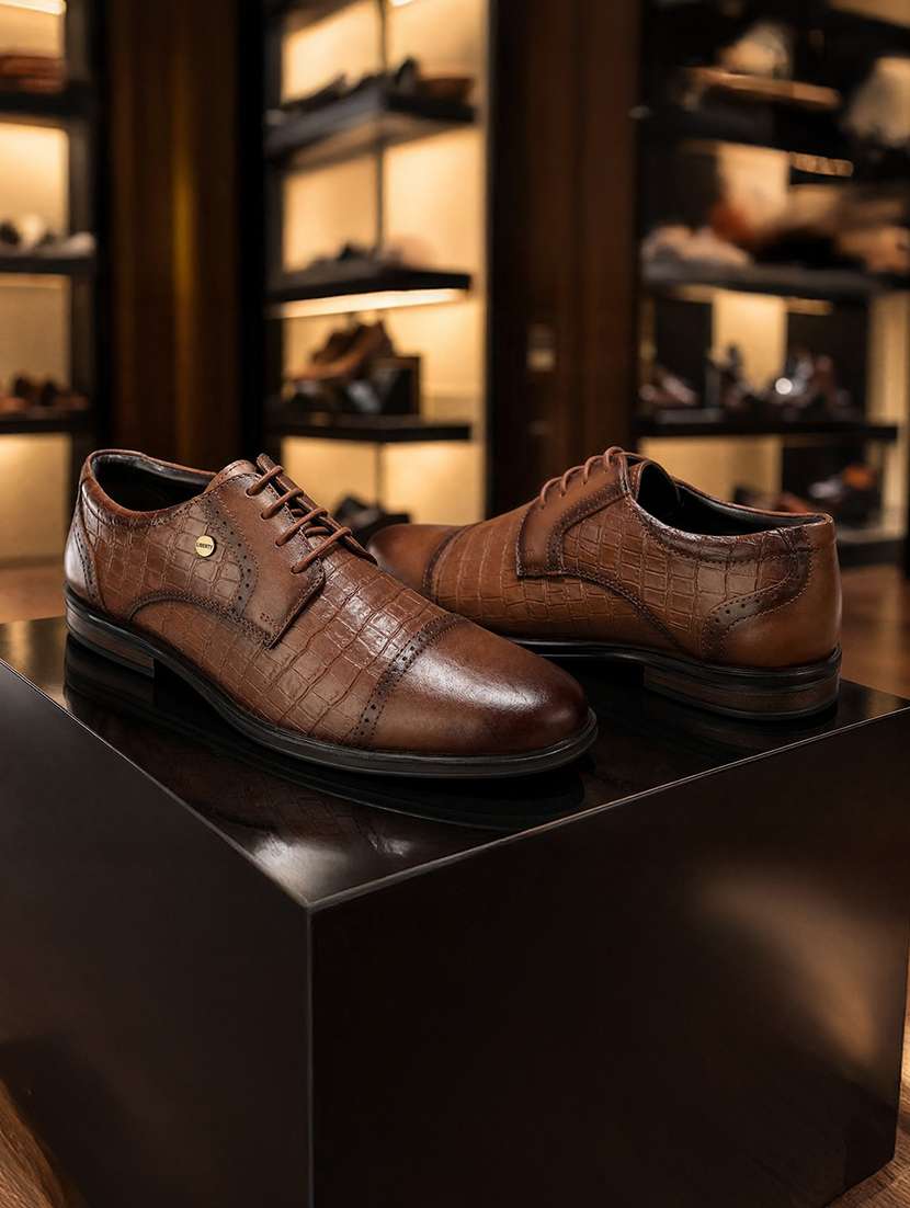 men brown lace-up derby