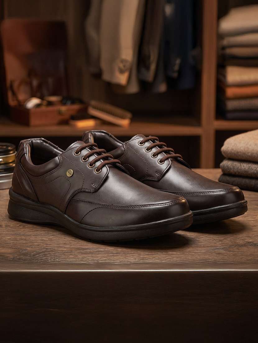 men brown lace-up derby