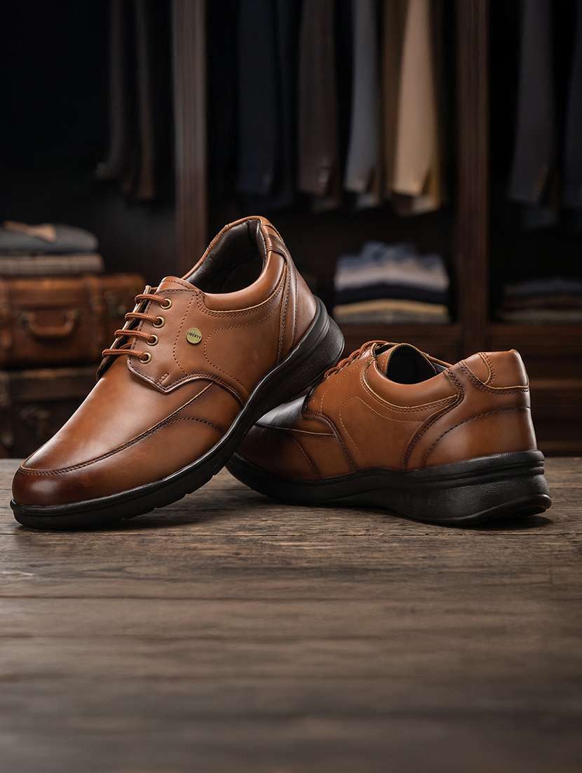 men brown lace-up derby