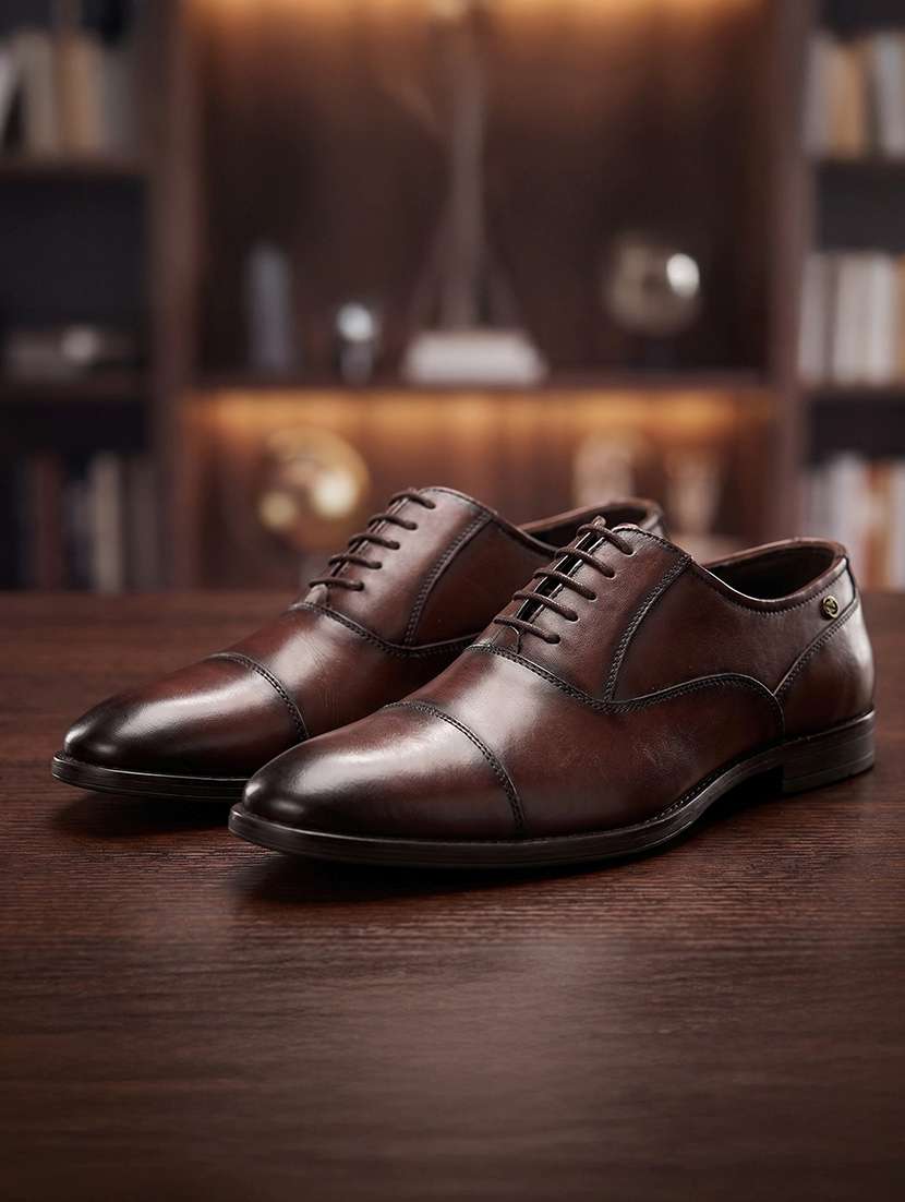 men brown lace-up oxford