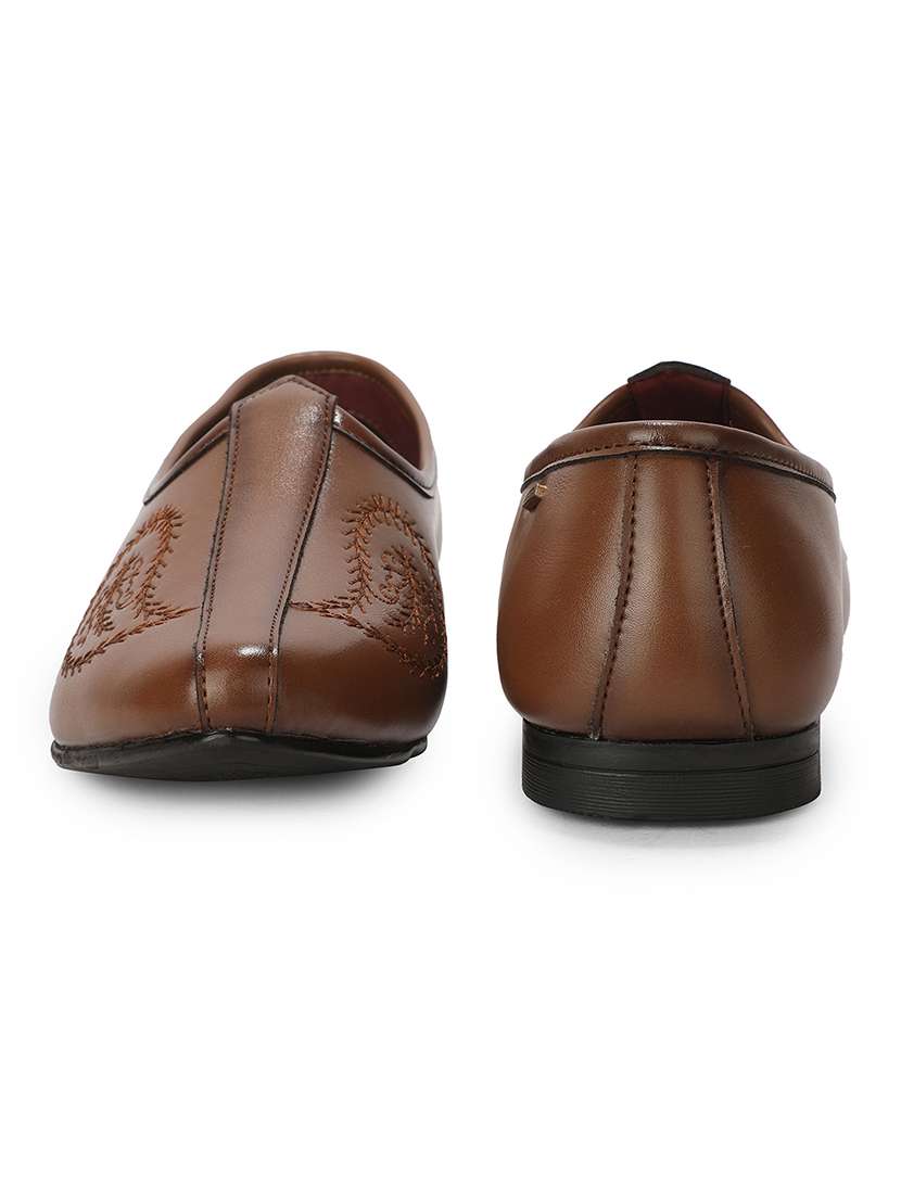 Men Brown Slip On Mojari - 22694851 -  Standard Image - 5