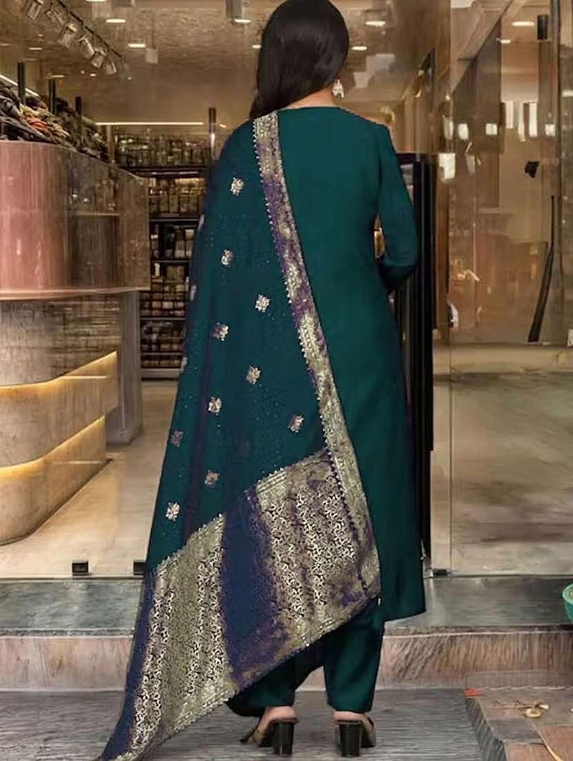 Women Embroidered Three Quarter Sleeves Kurta Pant Set With Dupatta - 22695197 -  Standard Image - 3
