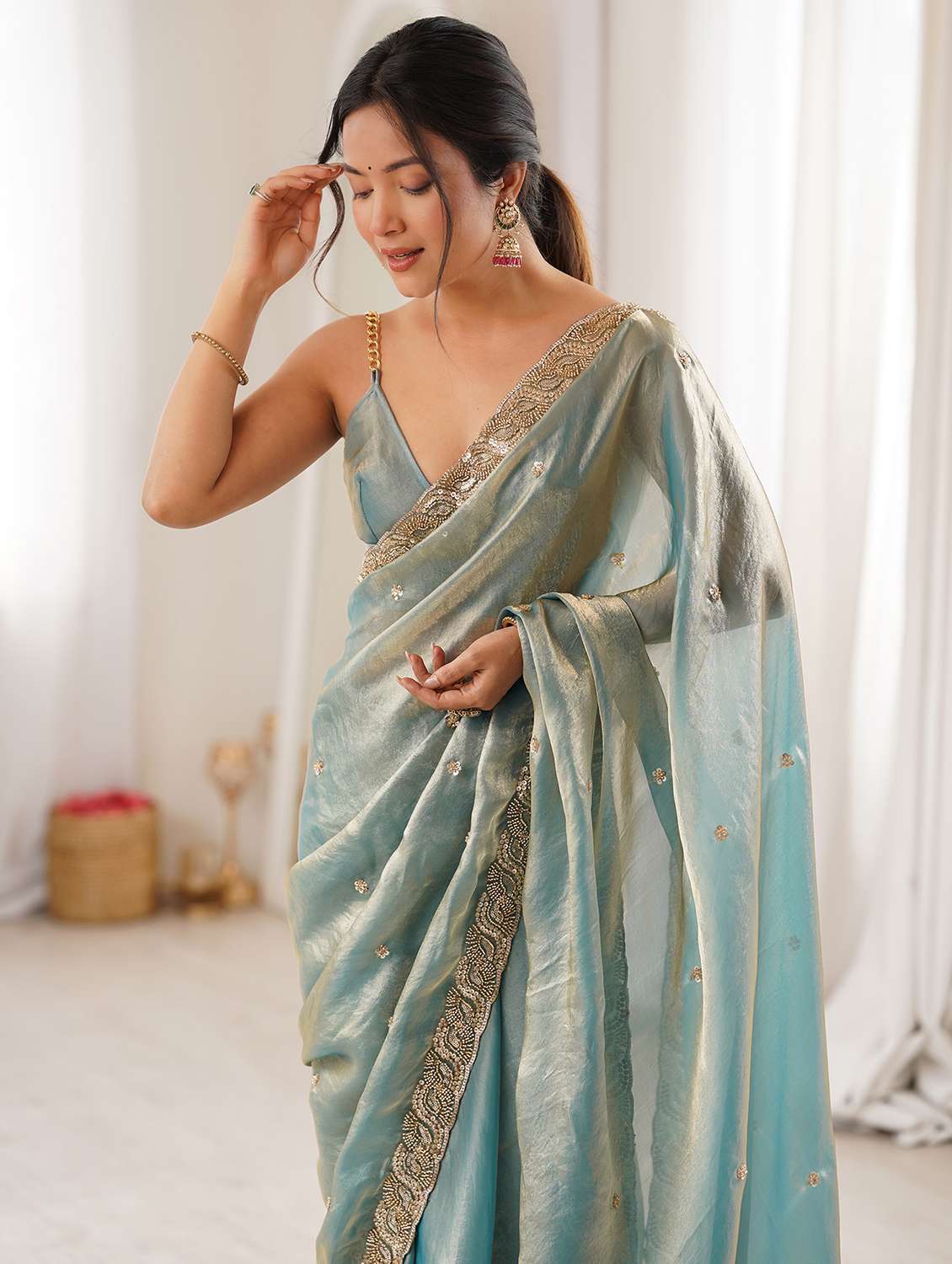 Women Solid With Work Embellished Saree With Blouse - 22695305 -  Standard Image - 5