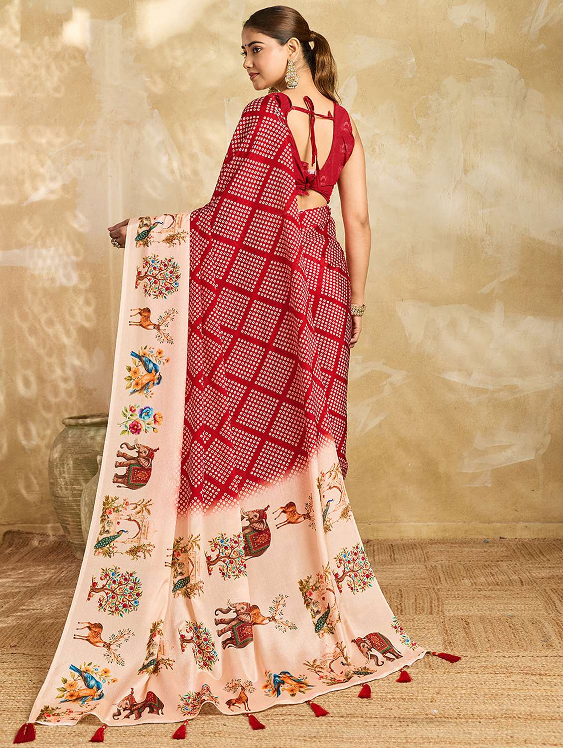 Women Printed Casual Wear Saree With Blouse - 22695361 -  Standard Image - 3