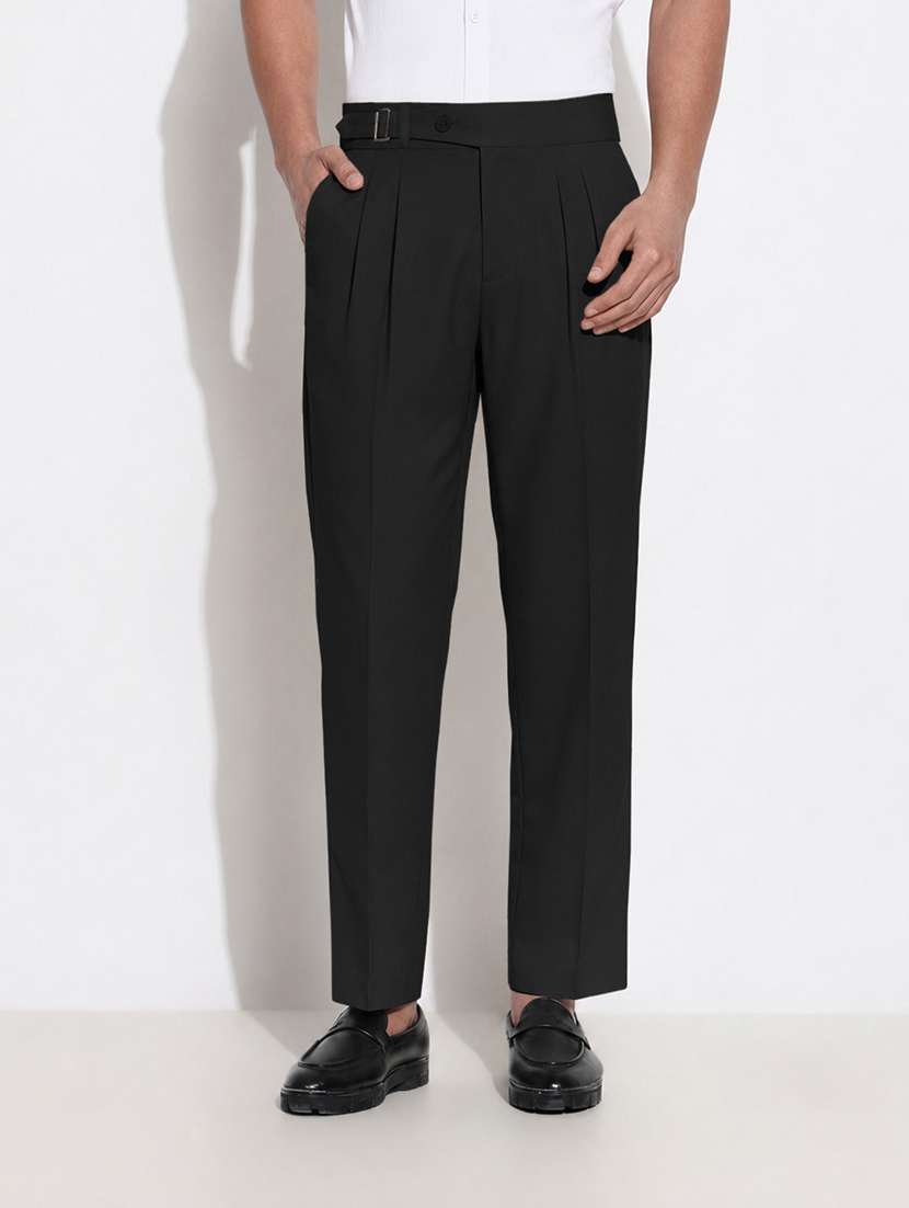 men solid mid rise pleated casual trouser
