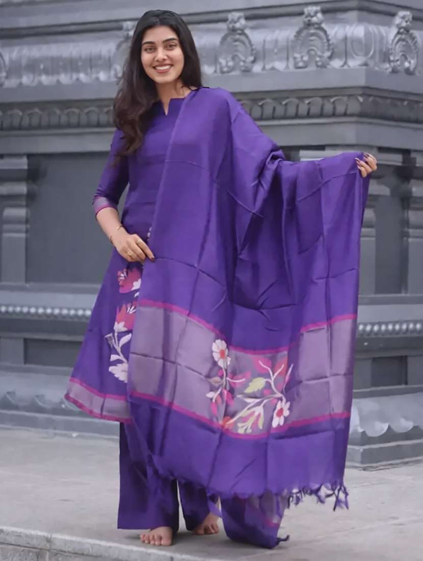 Women Self Design Three Quarter Sleeves Kurta Pant Set With Dupatta - 22696768 -  Standard Image - 3