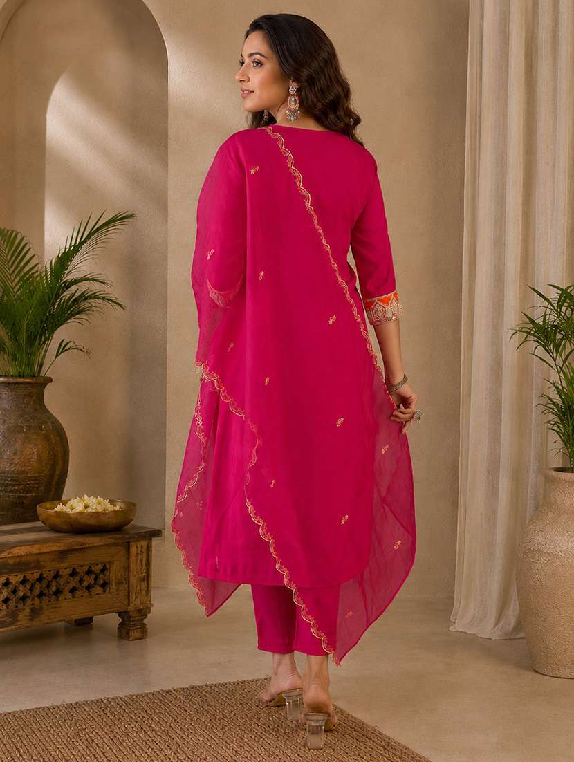 Women Embroidered Three Quarter Sleeves Kurta Pant Set With Dupatta - 22696783 -  Standard Image - 3