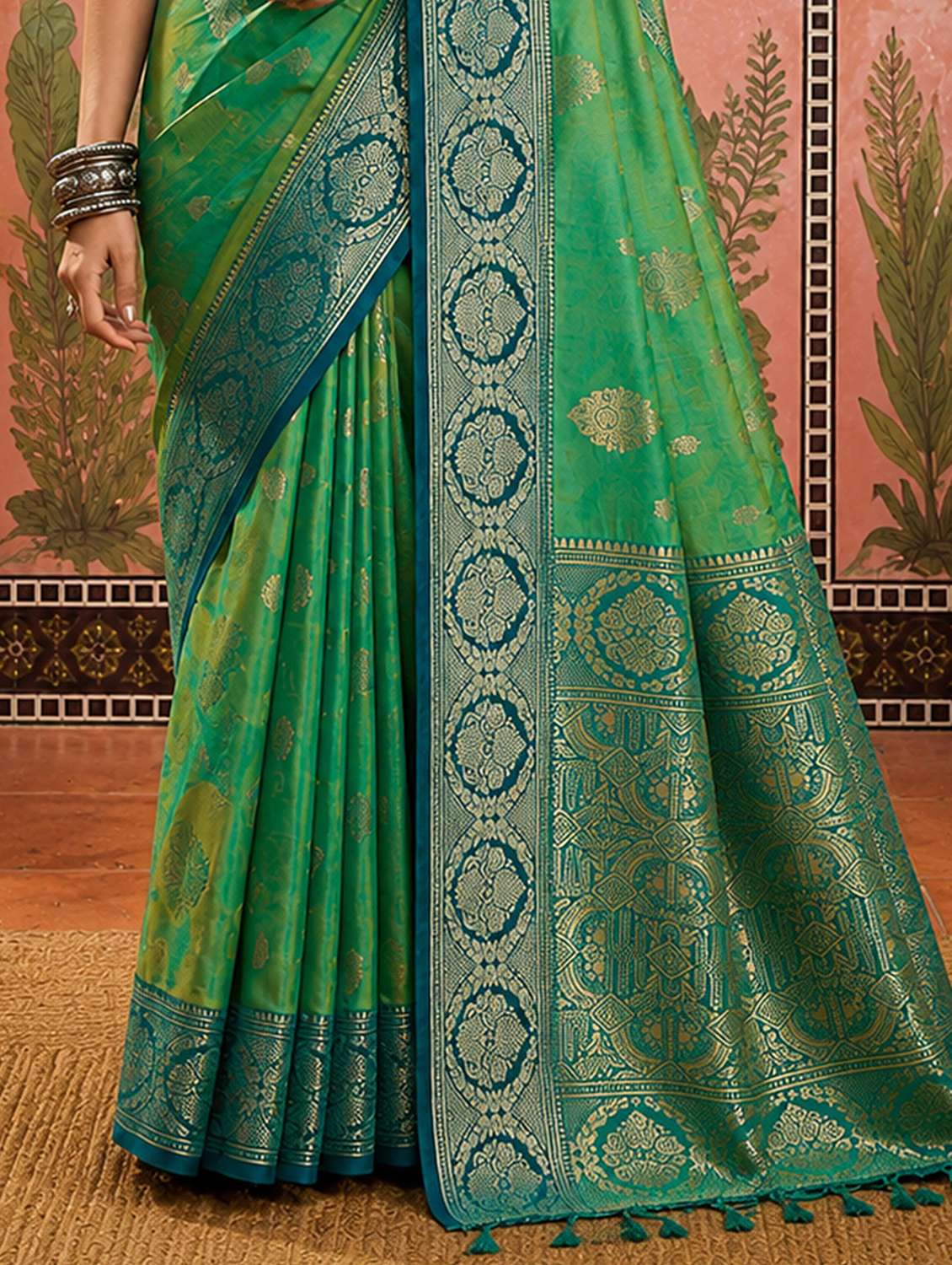 Women Self Design Banarasi Saree With Blouse - 22698831 -  Standard Image - 3