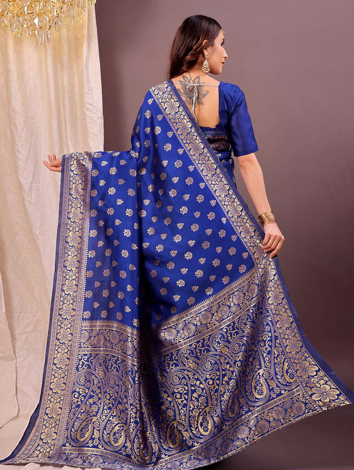 Women Self Design Banarasi Saree With Blouse - 22700661 -  Standard Image - 3