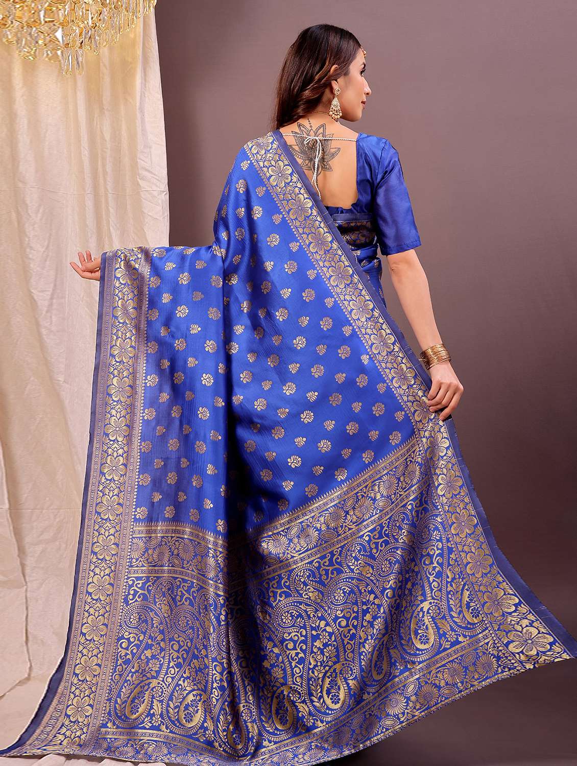 Women Self Design Banarasi Saree With Blouse - 22700662 -  Standard Image - 3