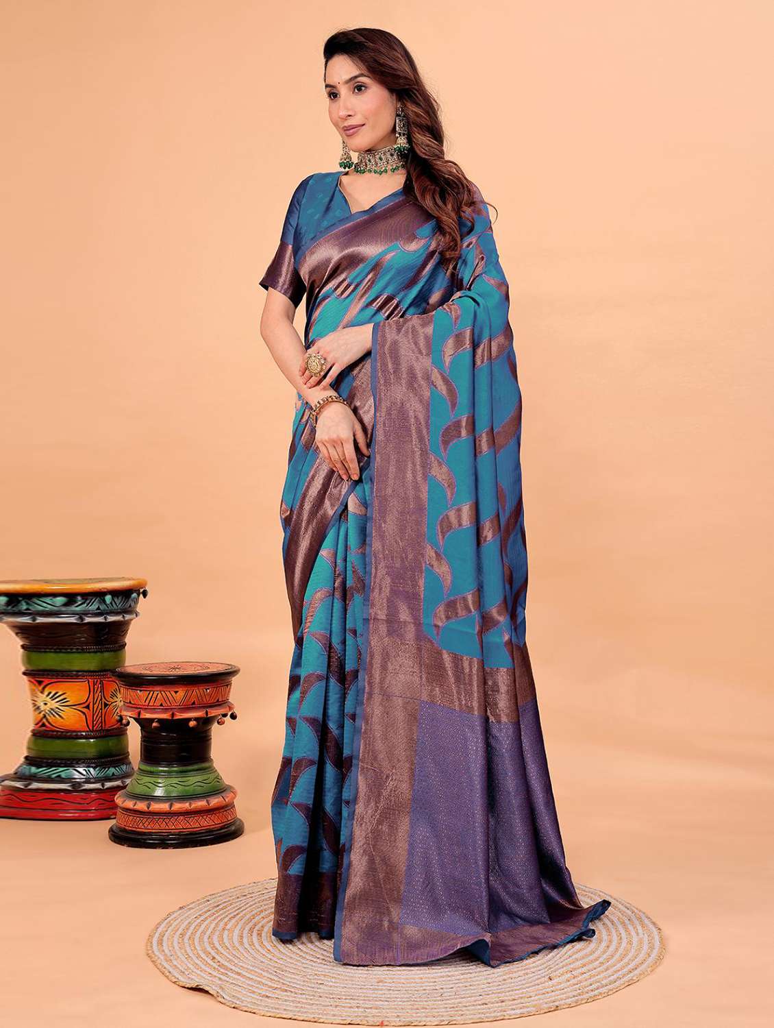 women self design banarasi saree with blouse