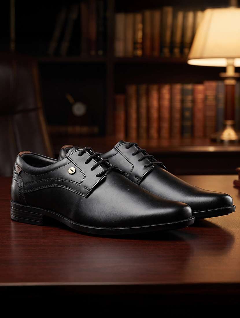 men black lace-up derby