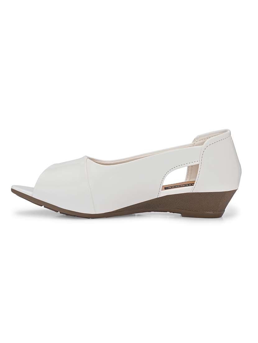 Women Solid Slip On Peep Toe Ballerina - 22701026 -  Standard Image - 3