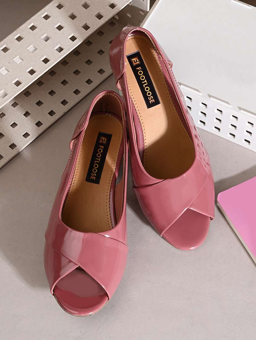 women solid slip on peep toe ballerina