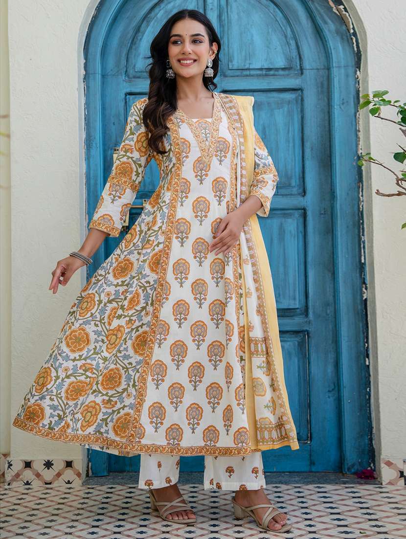 Women Printed Three Quarter Sleeve Kurta Palazzo With Dupatta Set - 22701521 -  Standard Image - 3