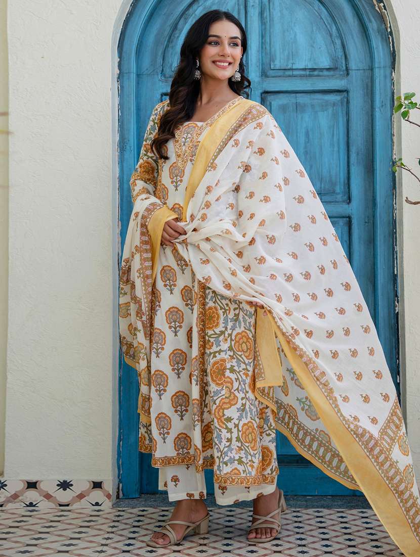 Women Printed Three Quarter Sleeve Kurta Palazzo With Dupatta Set - 22701521 -  Standard Image - 5