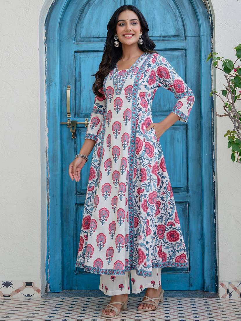 Women Printed Three Quarter Sleeve Kurta Palazzo With Dupatta Set - 22701522 -  Standard Image - 3
