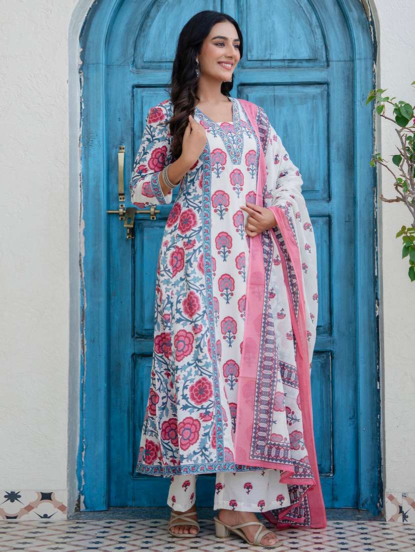 Women Printed Three Quarter Sleeve Kurta Palazzo With Dupatta Set - 22701522 -  Standard Image - 5