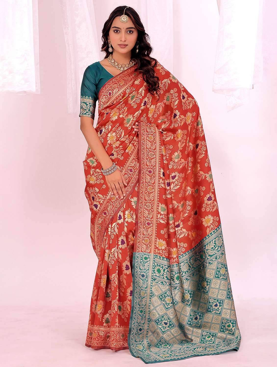 women self design banarasi saree with blouse