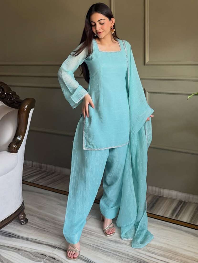 Women Self Design Long Sleeves Kurta Farshi Salwar Set With Dupatta - 22702333 -  Standard Image - 5