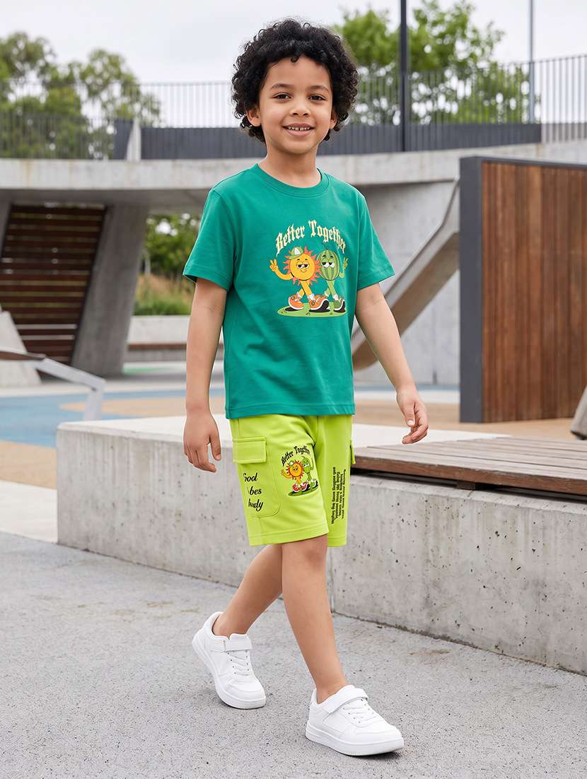 boys printed t-shirt & shorts casual wear set