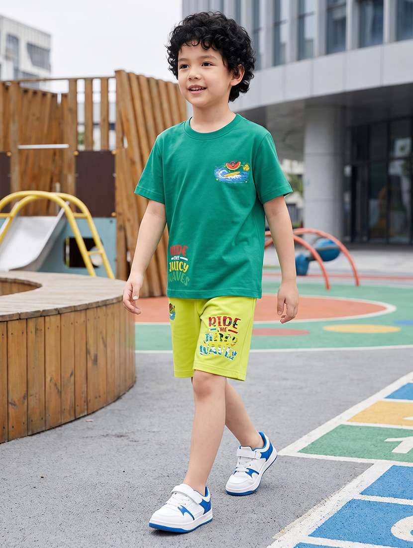 boys printed t-shirt & shorts casual wear set